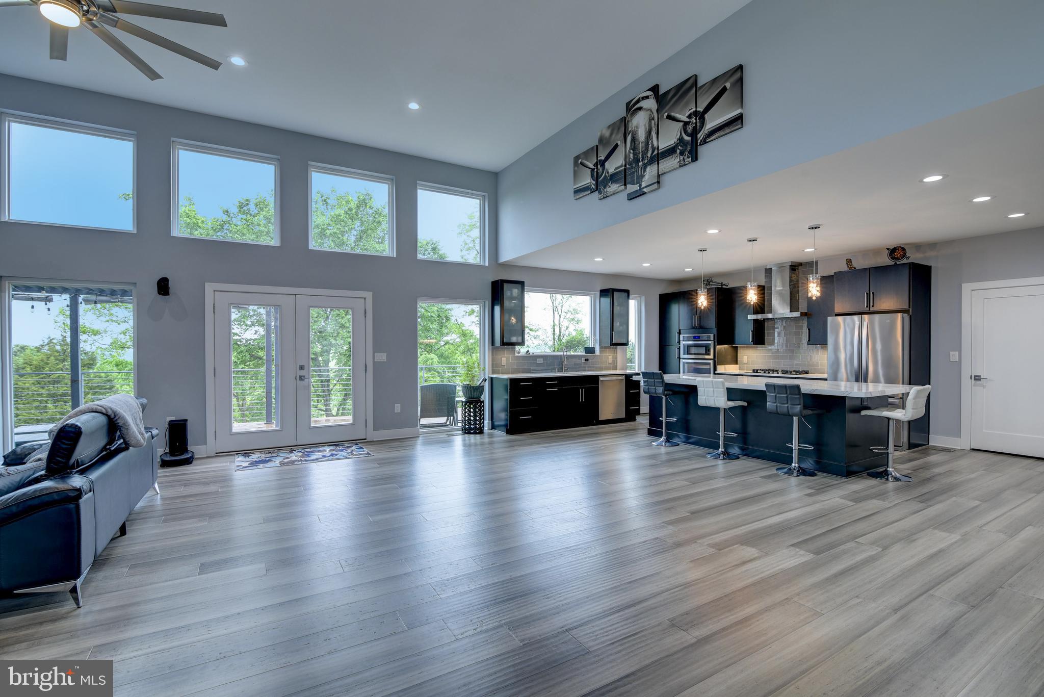 LEESBURG - Residential