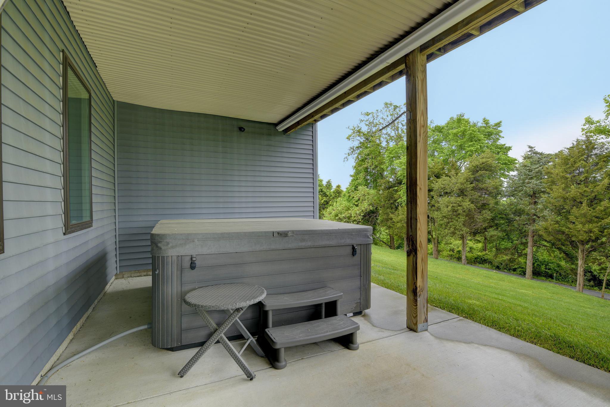 LEESBURG - Residential