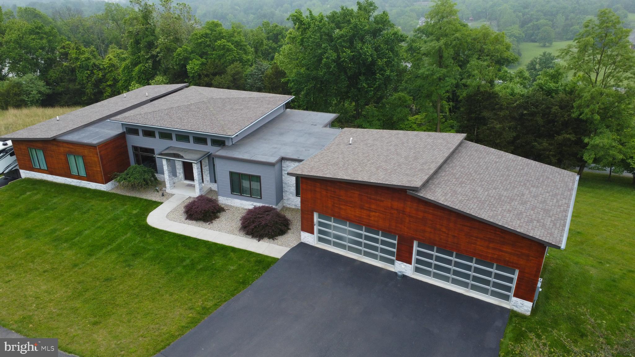 LEESBURG - Residential