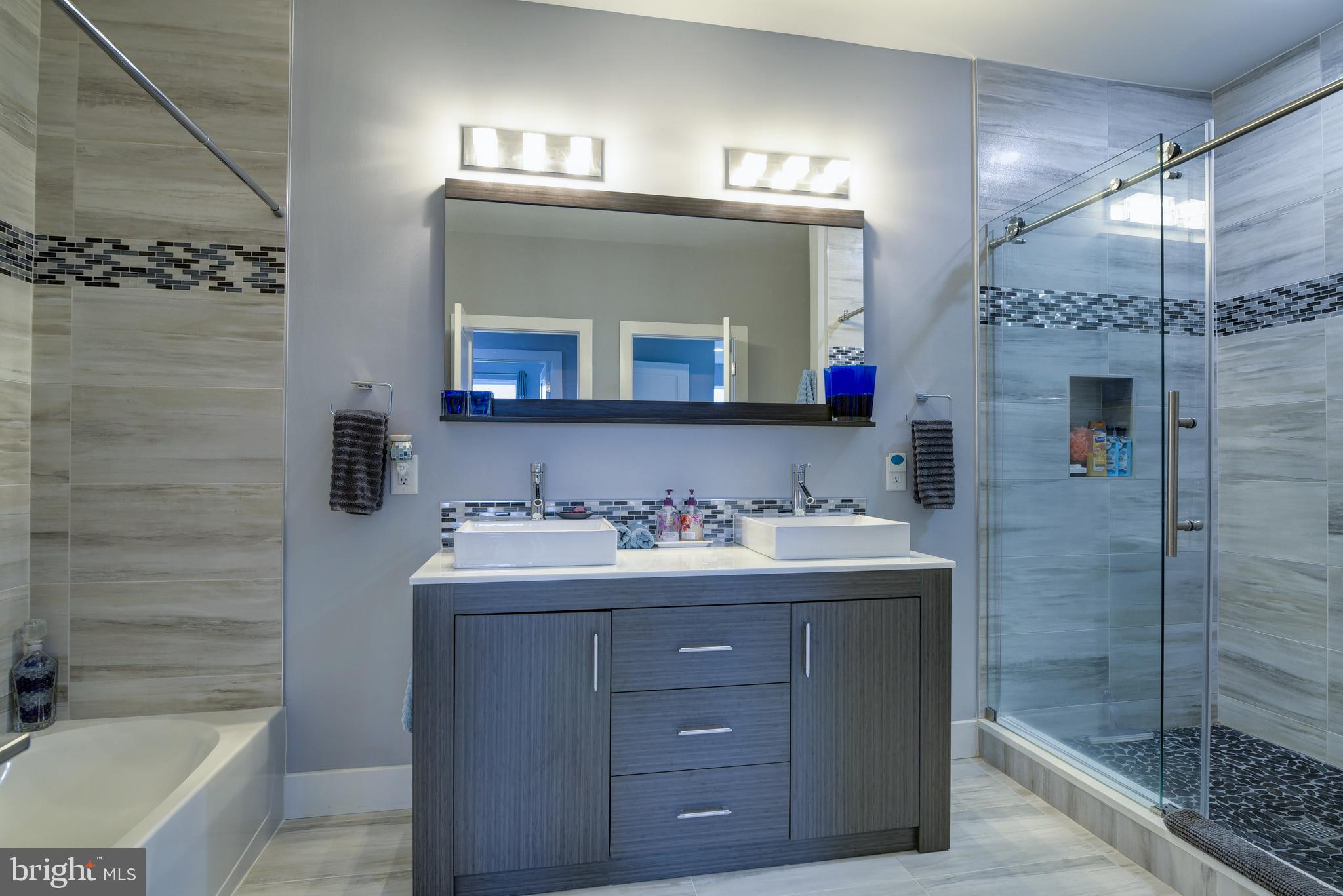 LEESBURG - Residential