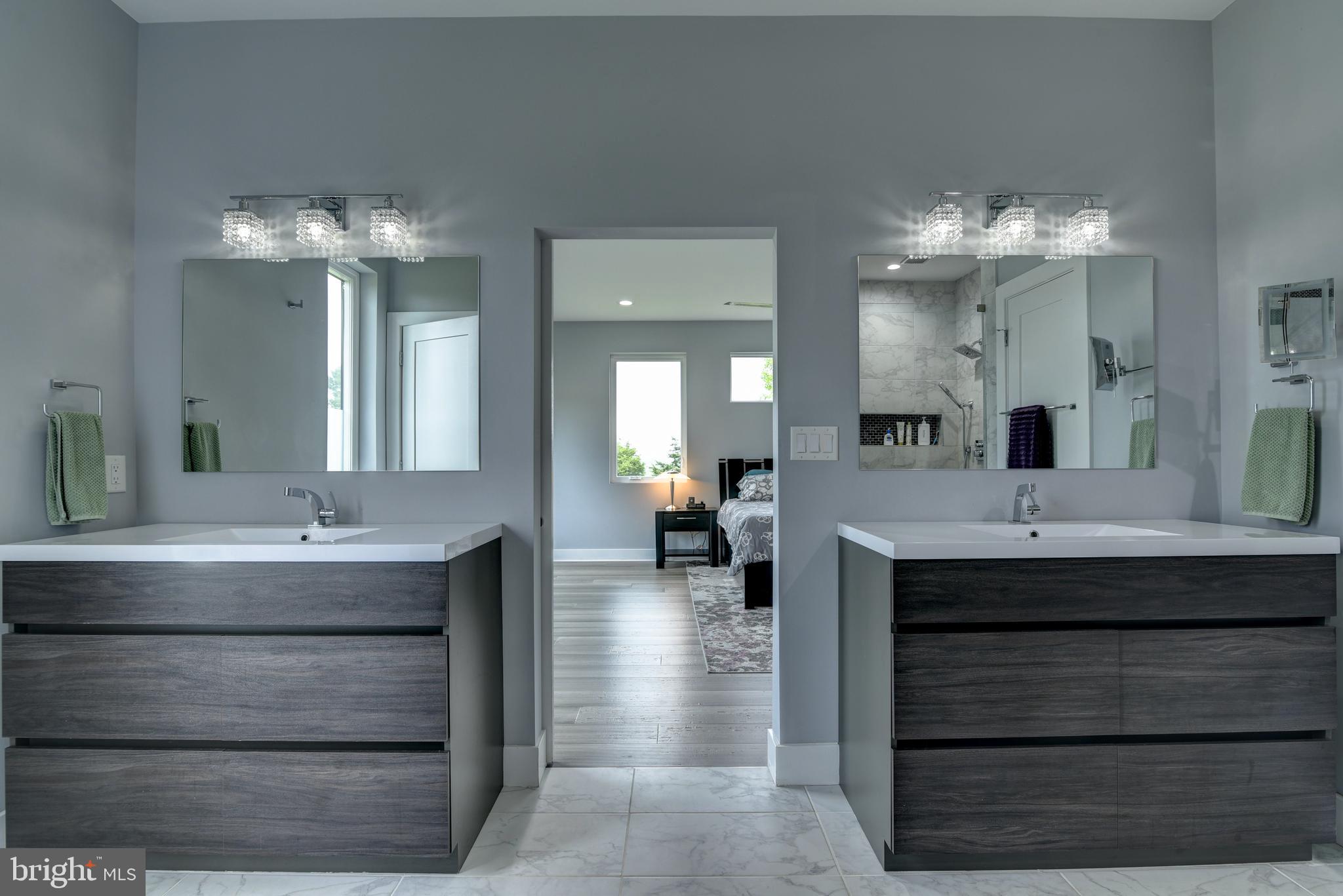 LEESBURG - Residential