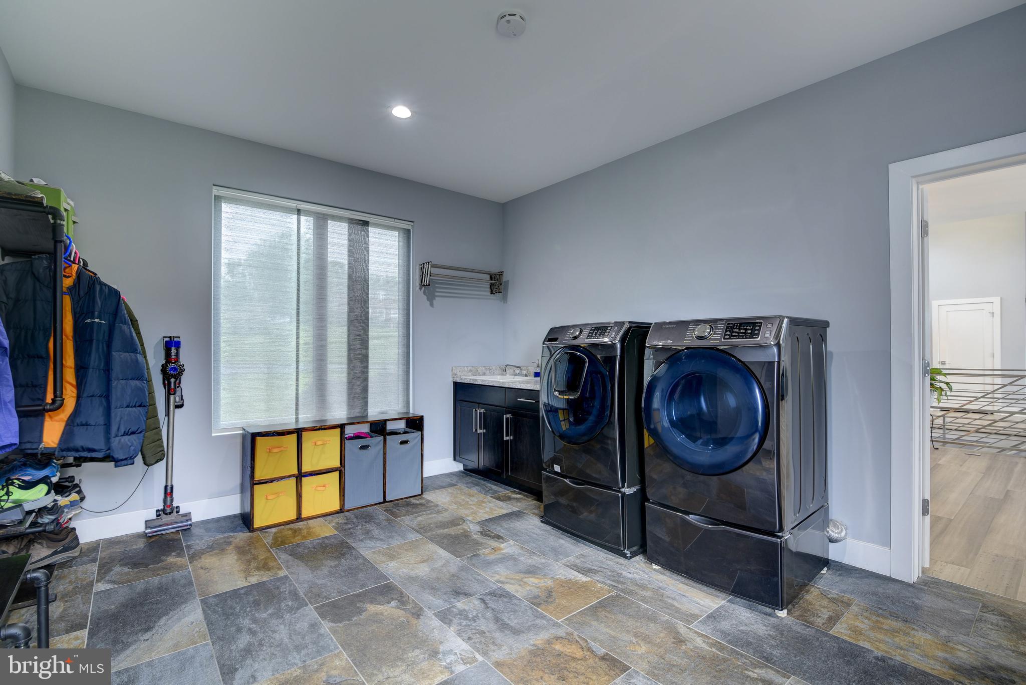 LEESBURG - Residential