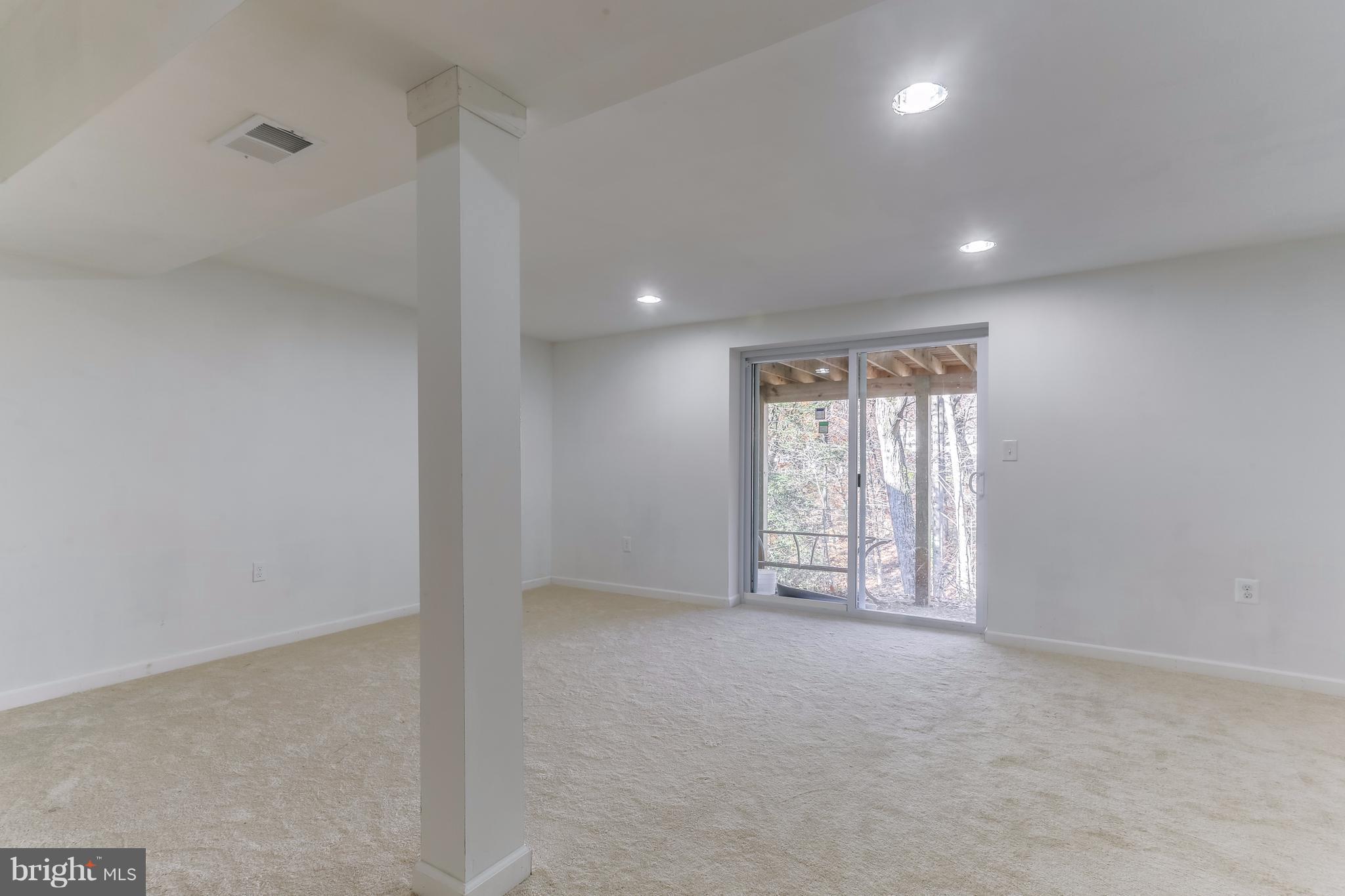 KIMBERLY WOODS VILLAGE - Residential