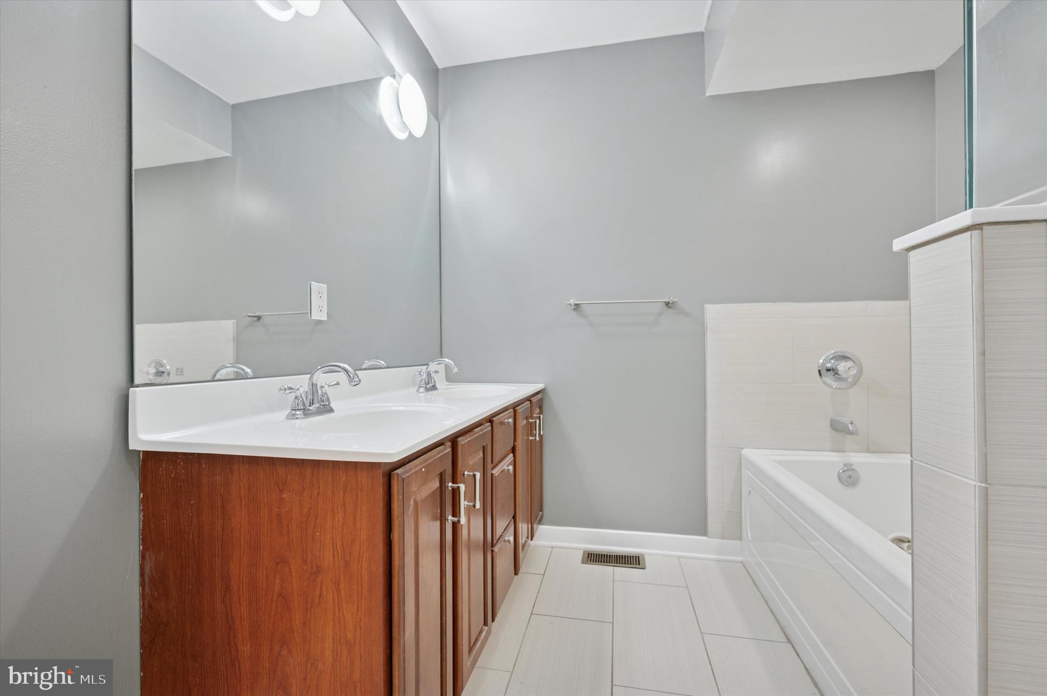 MANAYUNK - Residential