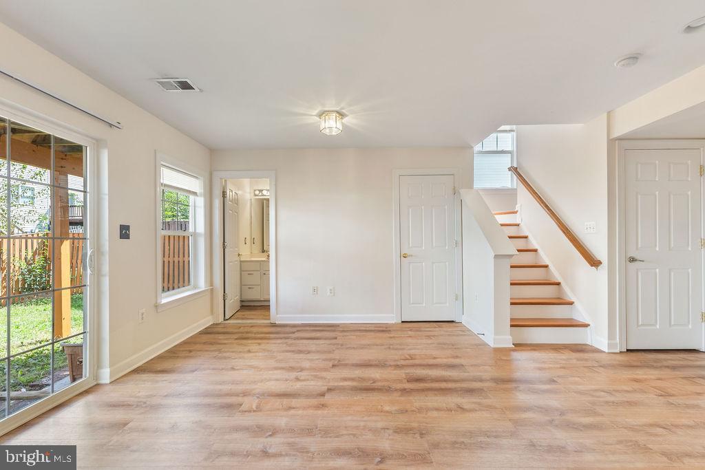 BLOOMS MILL - Residential Lease