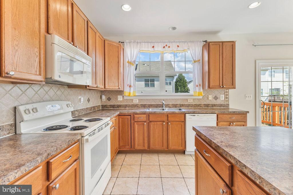 BLOOMS MILL - Residential Lease