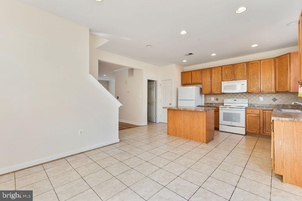 BLOOMS MILL - Residential Lease