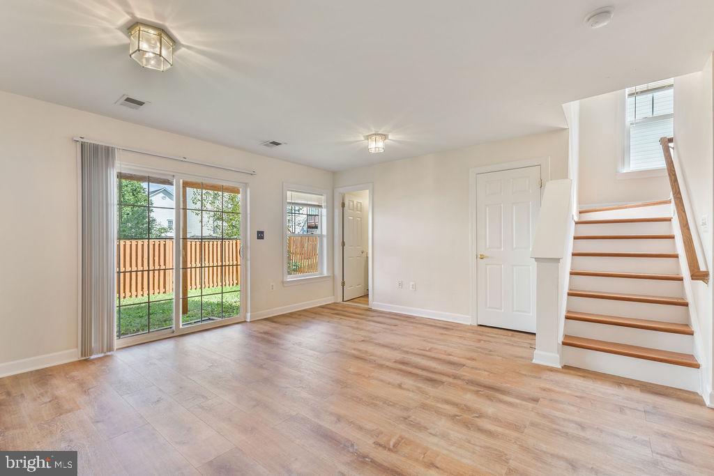 BLOOMS MILL - Residential Lease