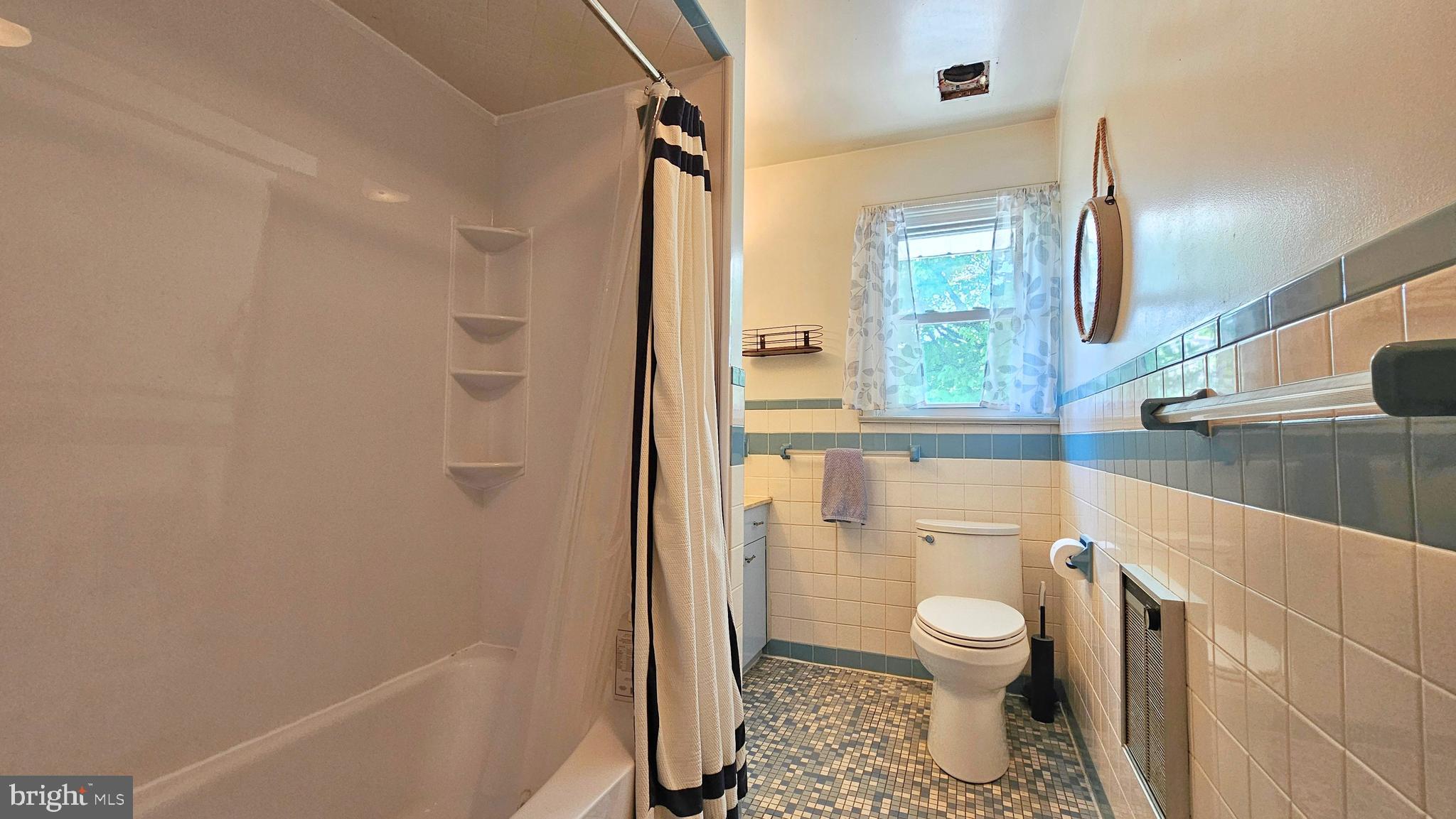 ROSEMONT MANOR - Residential