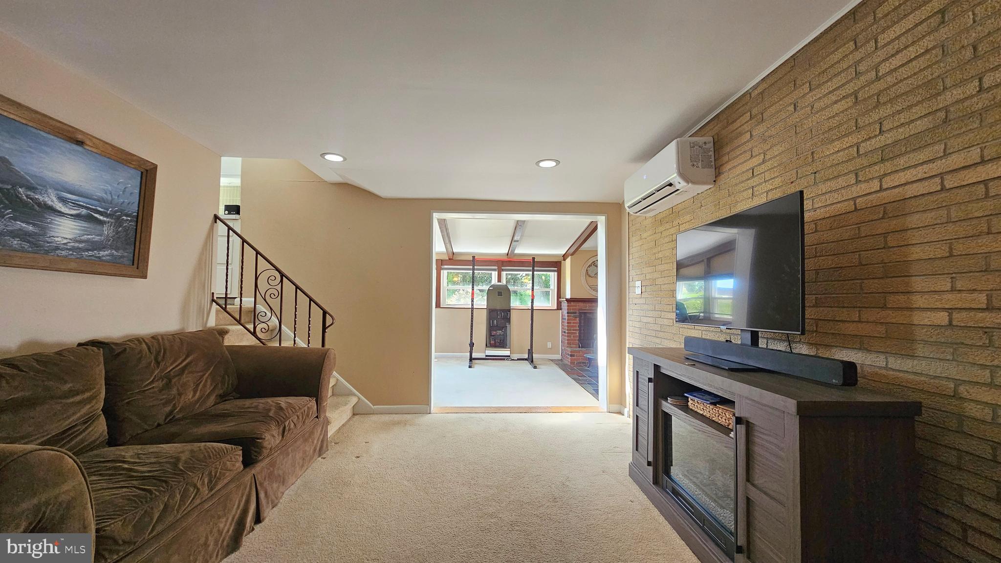 ROSEMONT MANOR - Residential