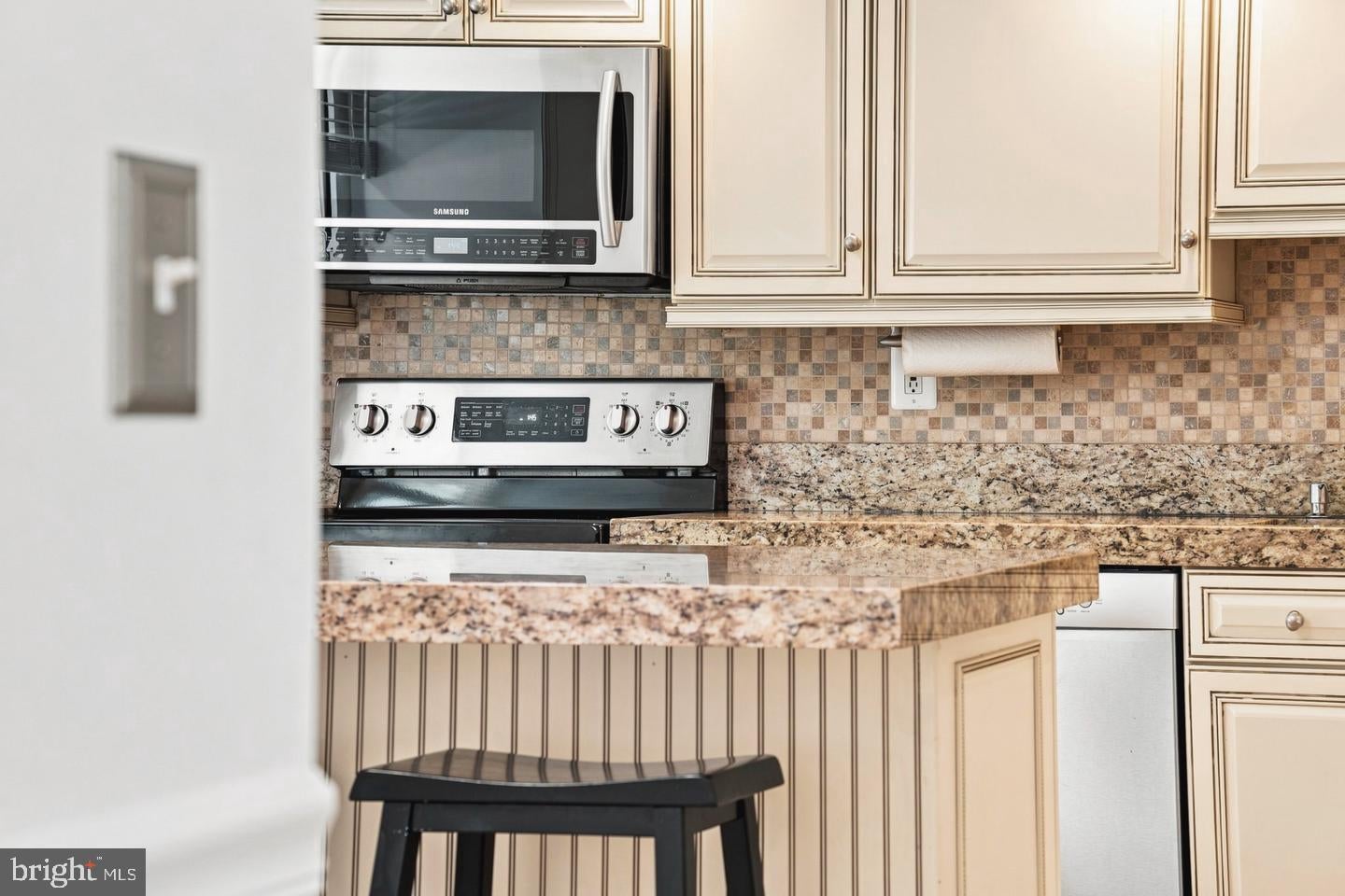 2111 CHAPEL VALLEY LANE