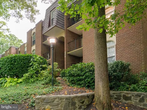 3376 Woodburn Road Unit 24, Annandale, VA MLS: VAFX2255848