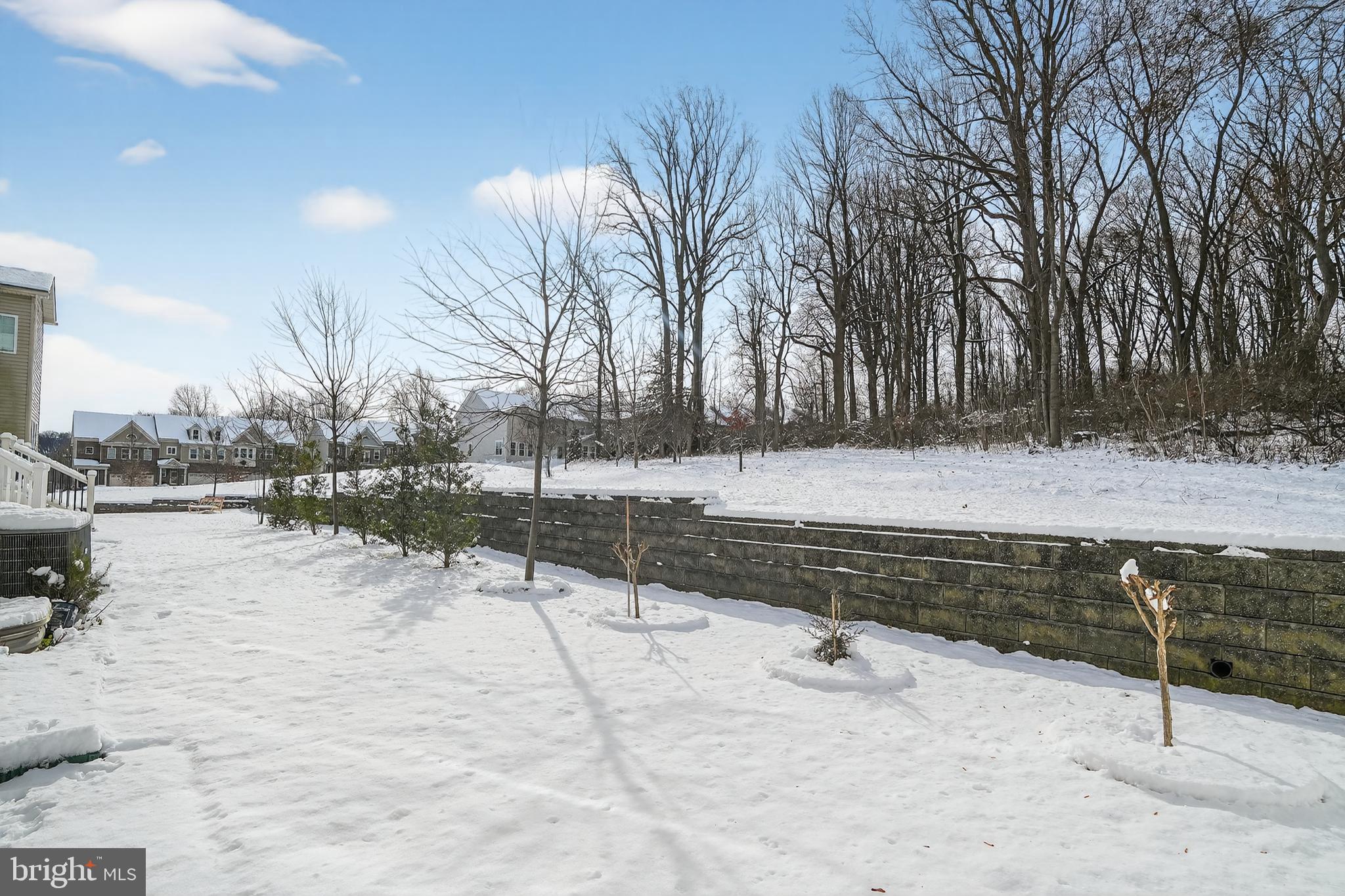 WESTHAMPTON - Residential