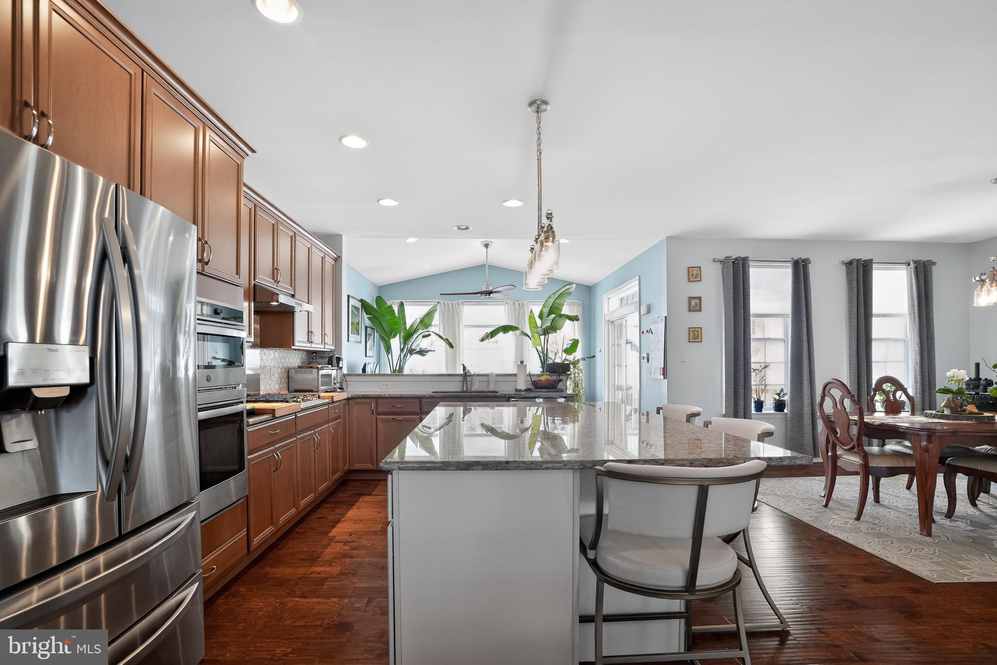 WESTHAMPTON - Residential