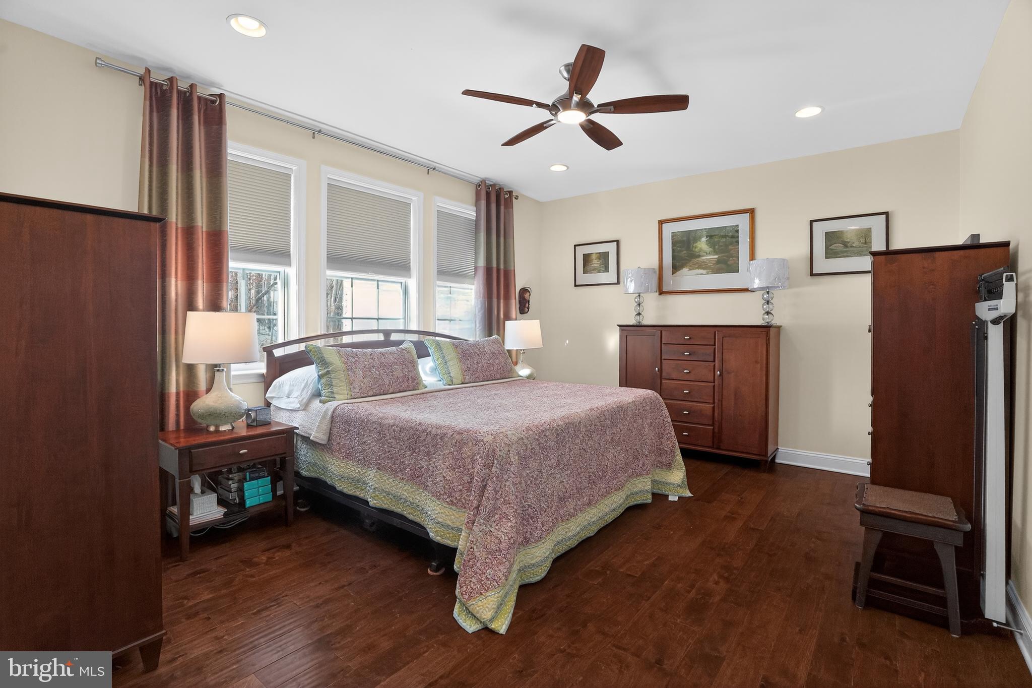 WESTHAMPTON - Residential