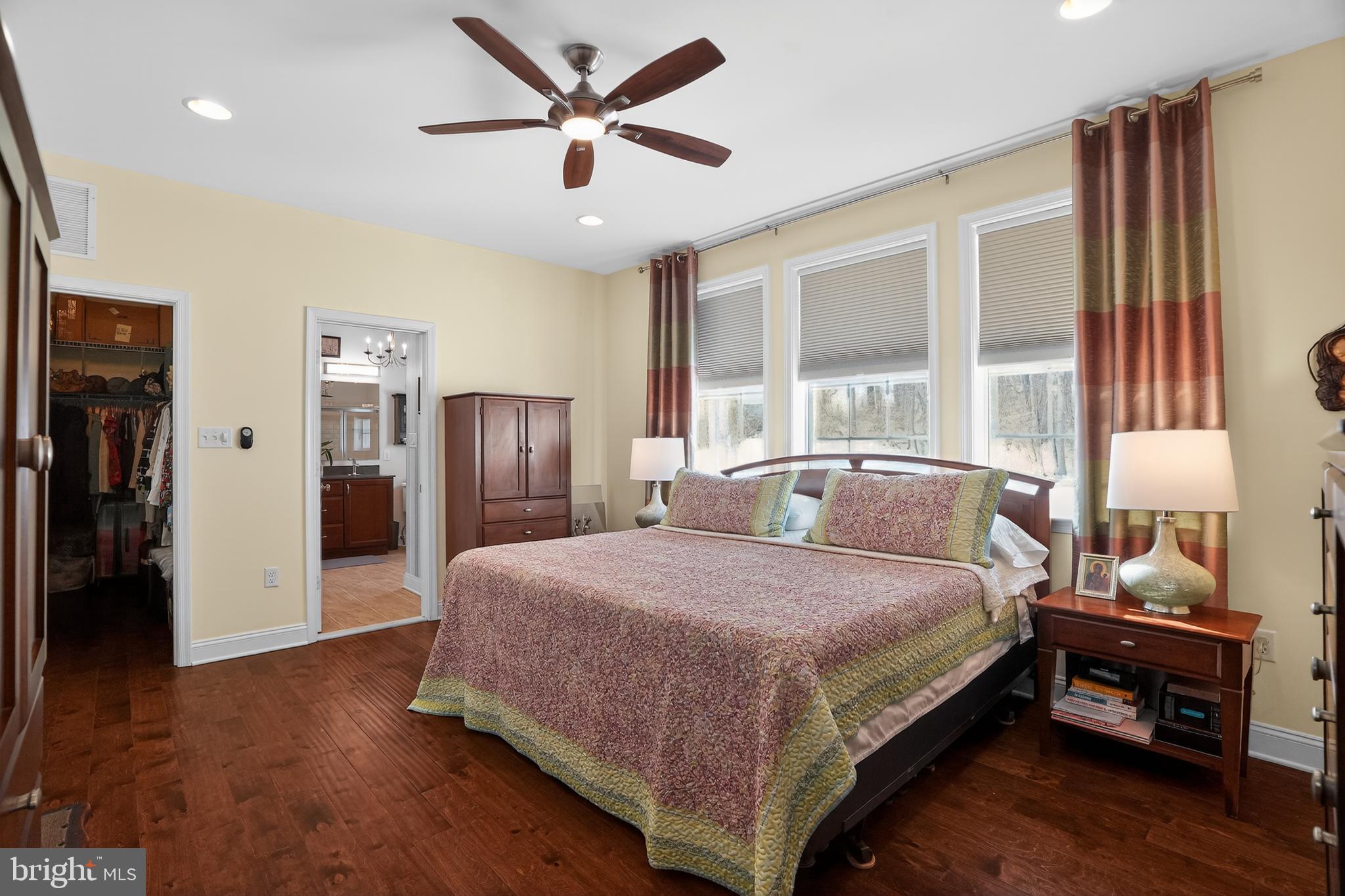 WESTHAMPTON - Residential