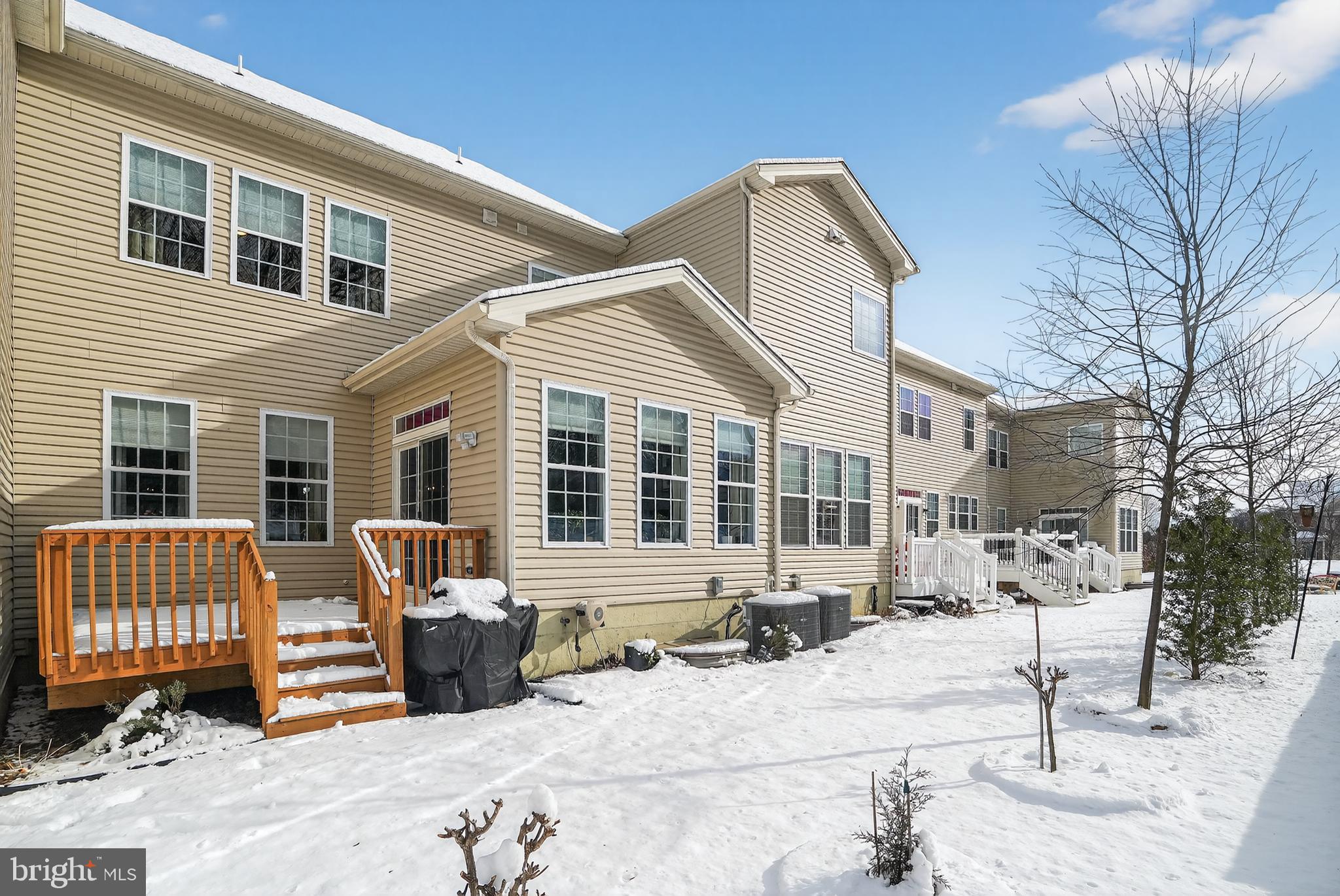 WESTHAMPTON - Residential