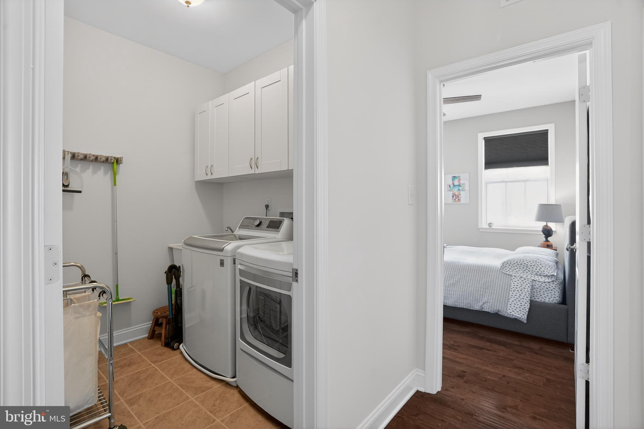 WESTHAMPTON - Residential