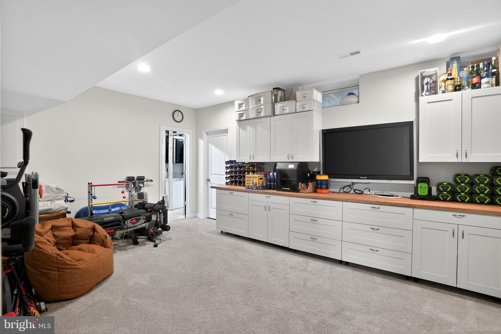 WESTHAMPTON - Residential