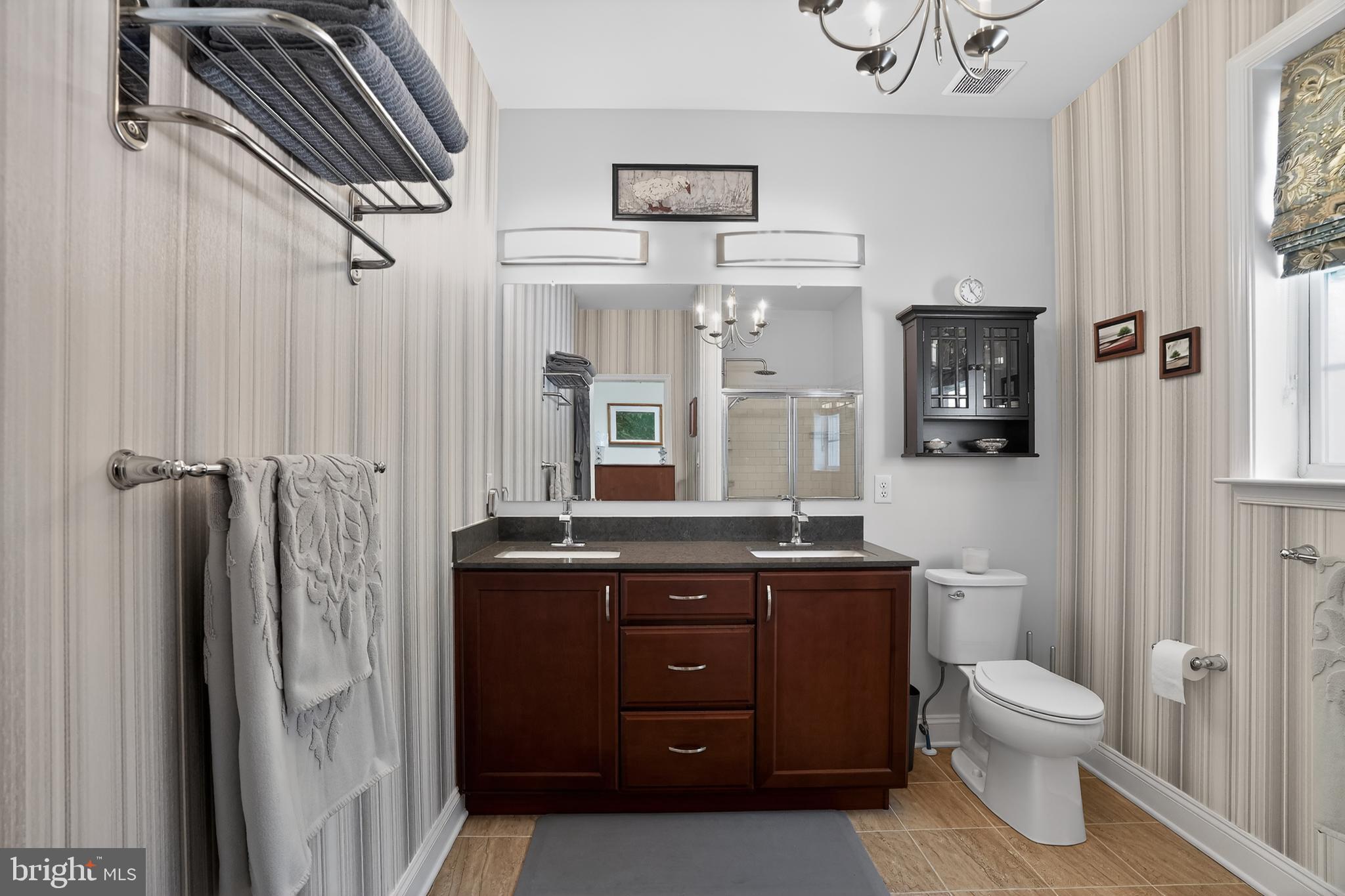 WESTHAMPTON - Residential