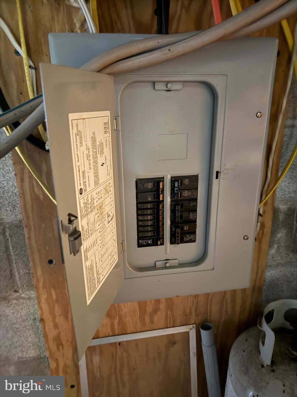 SOUTH LONDONDERRY - Residential