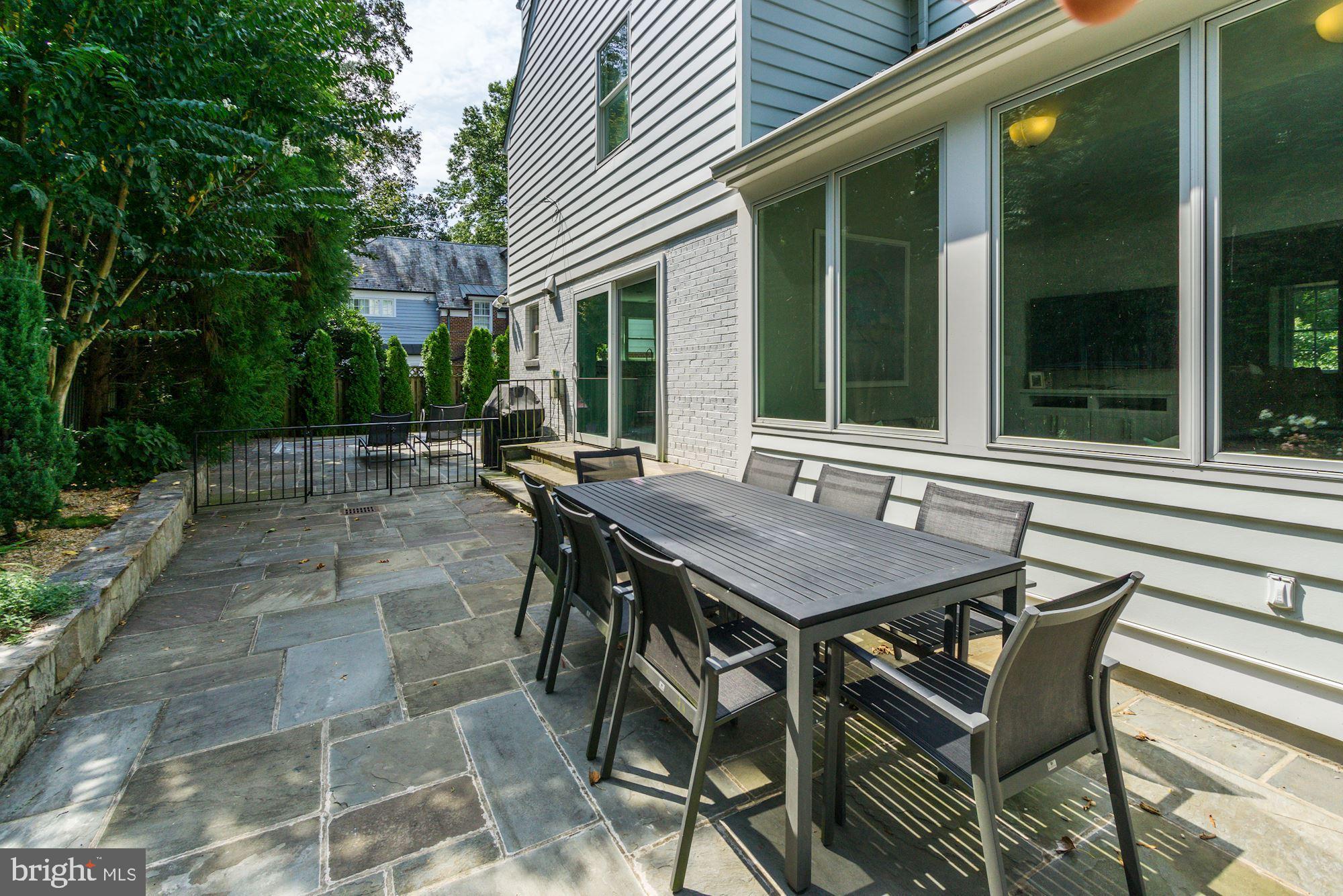 SPRING VALLEY - Residential