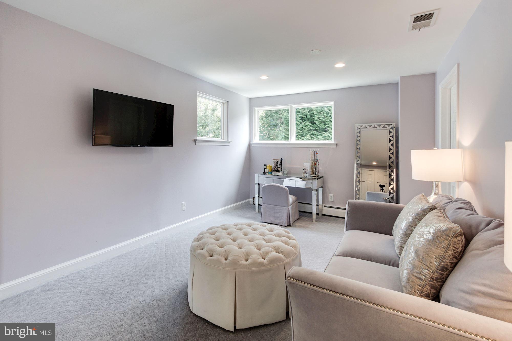 SPRING VALLEY - Residential