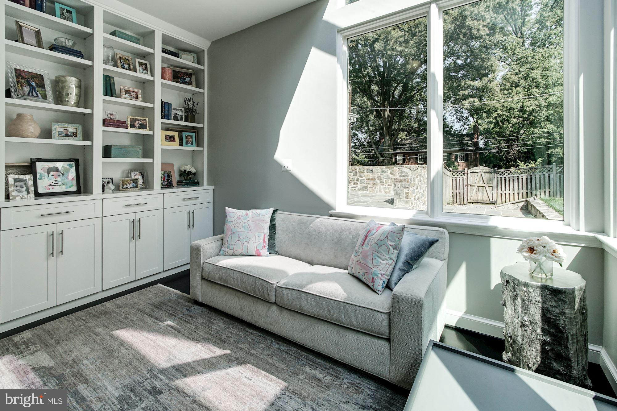 SPRING VALLEY - Residential