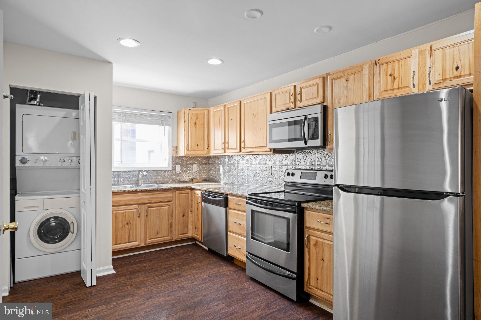 2054 SANSOM STREET 2ND FLOOR