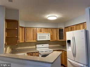 WOODLAND VILLAGE - Residential Lease