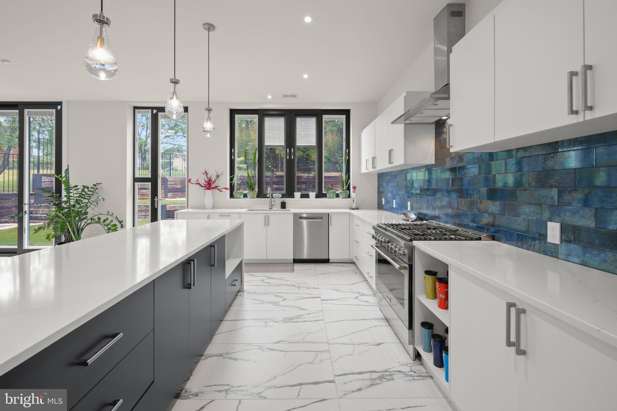 PIMMIT HILLS - Residential