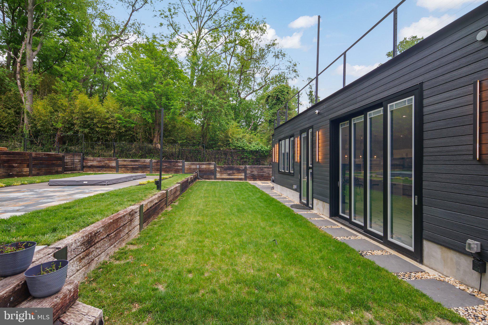 PIMMIT HILLS - Residential