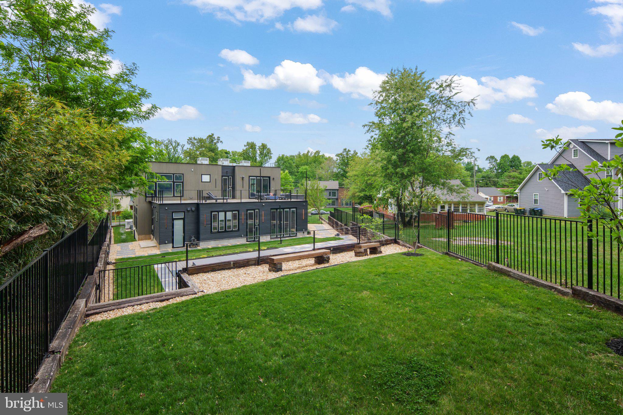 PIMMIT HILLS - Residential