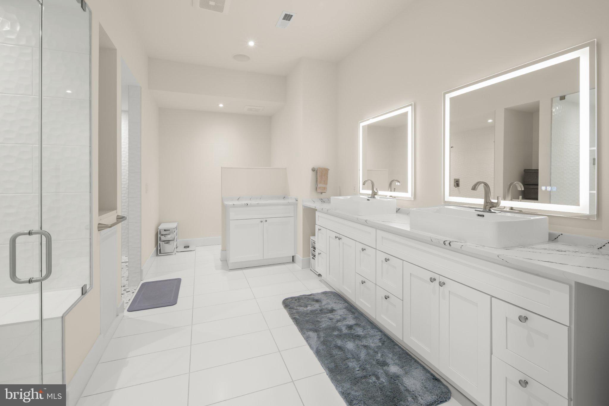 PIMMIT HILLS - Residential