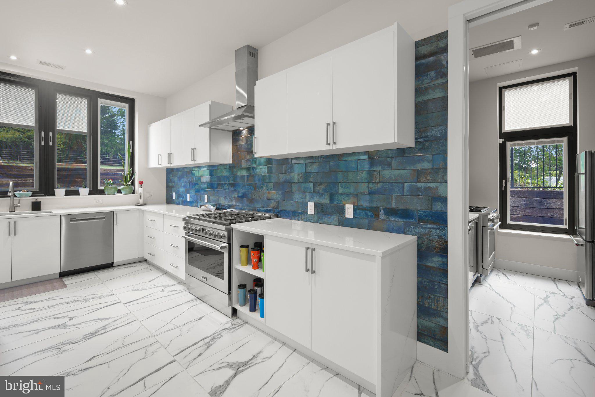 PIMMIT HILLS - Residential