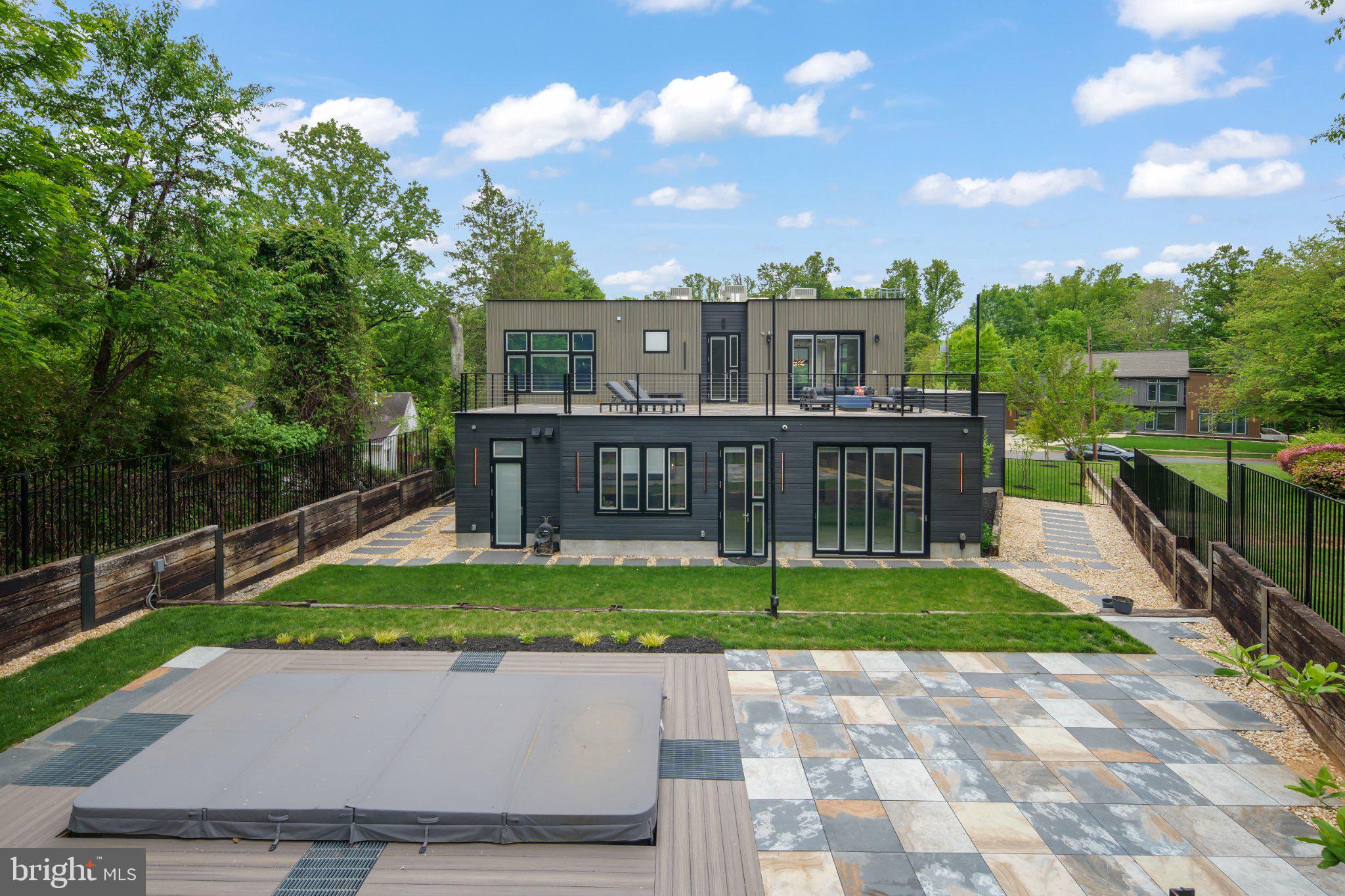 PIMMIT HILLS - Residential