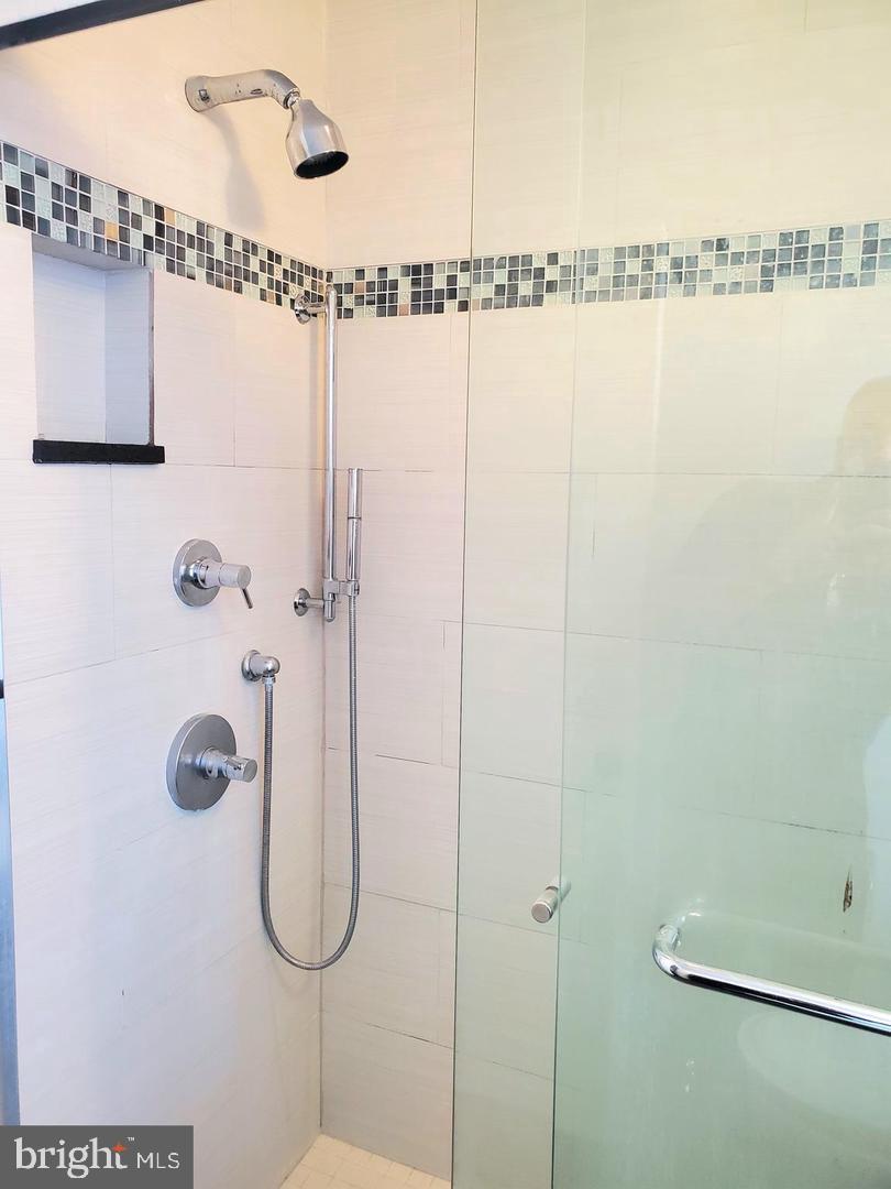 CAMBRIDGE COURTS - Residential