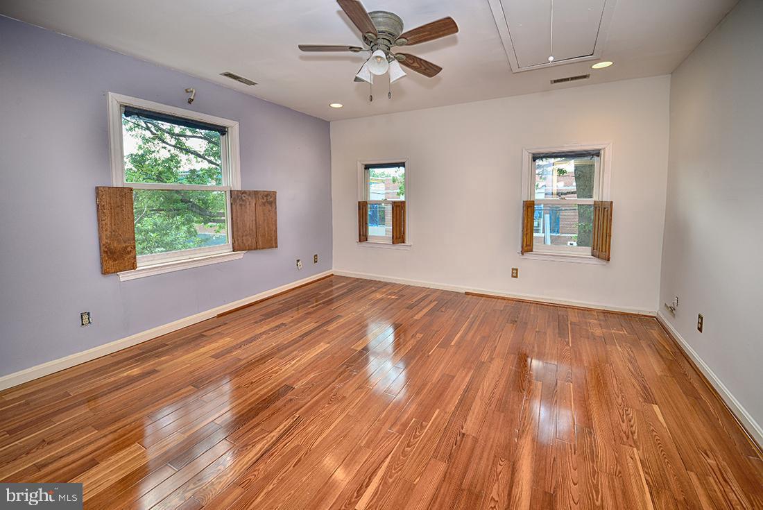 OLD TOWN - Residential Lease