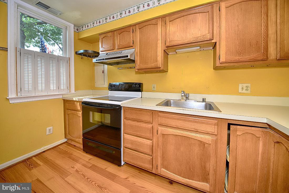 OLD TOWN - Residential Lease