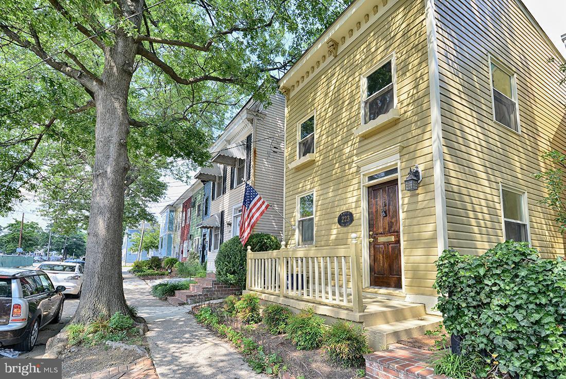 OLD TOWN - Residential Lease