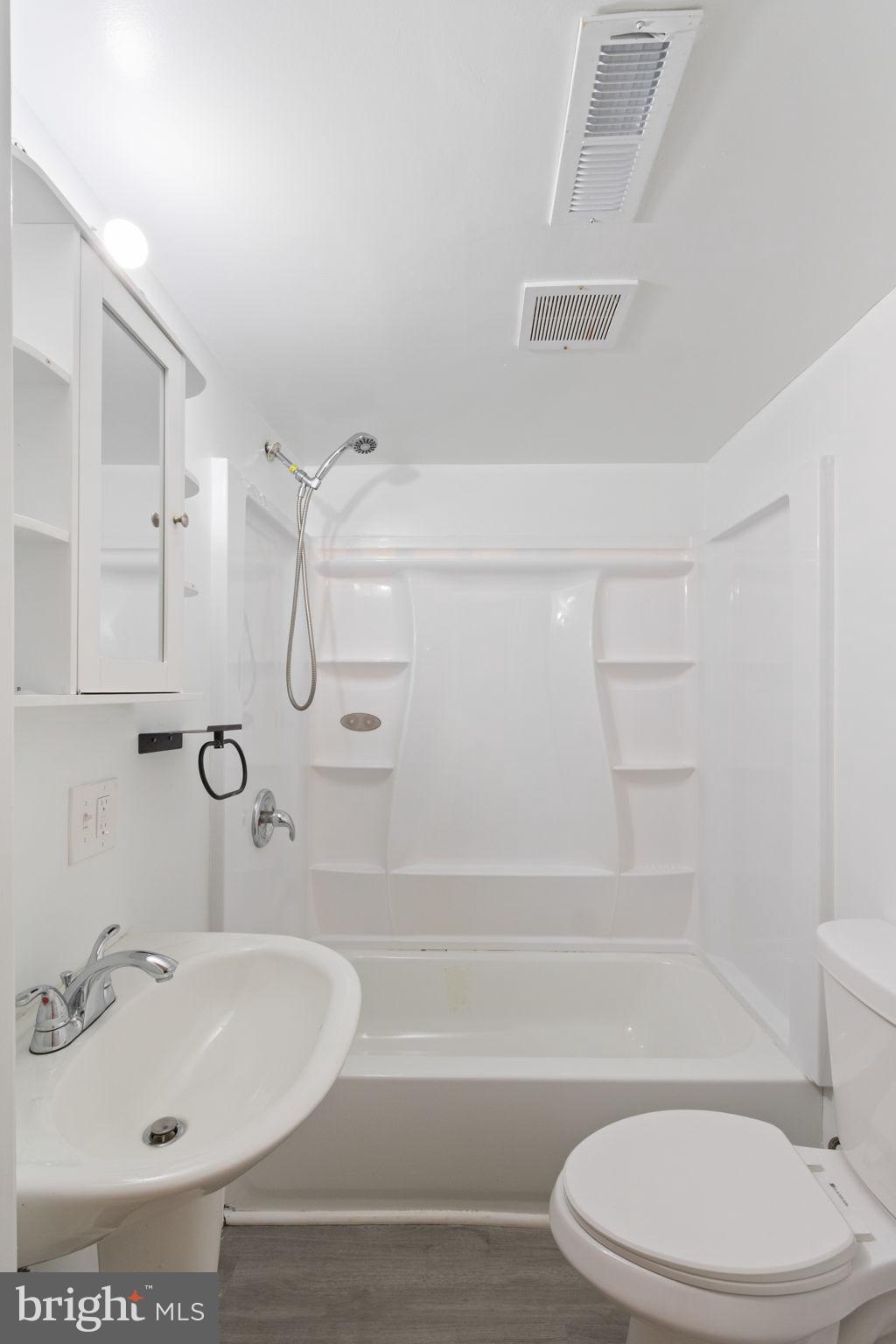 HERITAGE OAKS - Residential