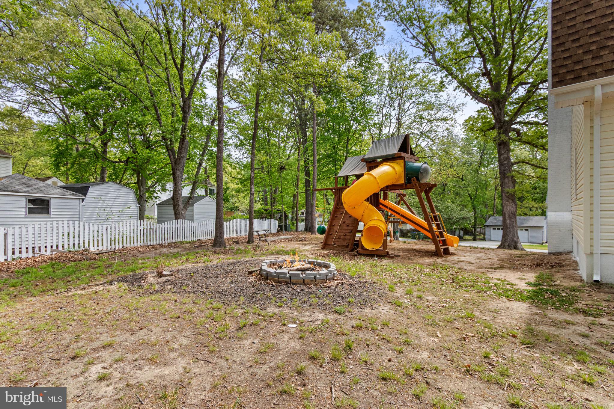 HERITAGE OAKS - Residential