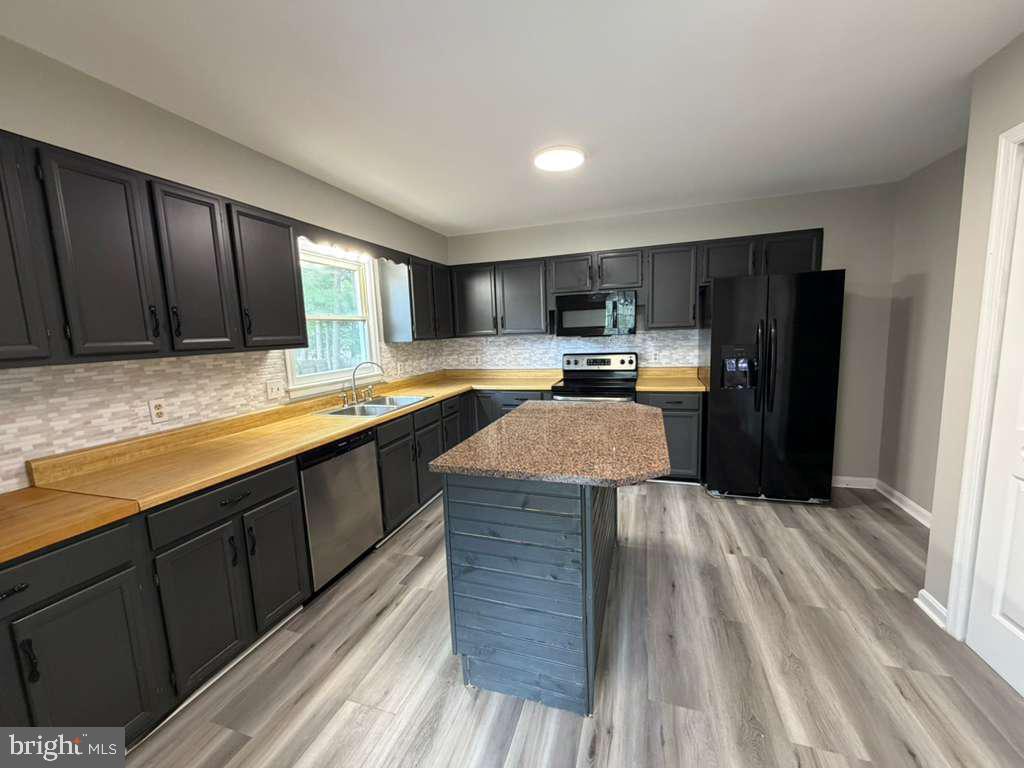 HERITAGE OAKS - Residential