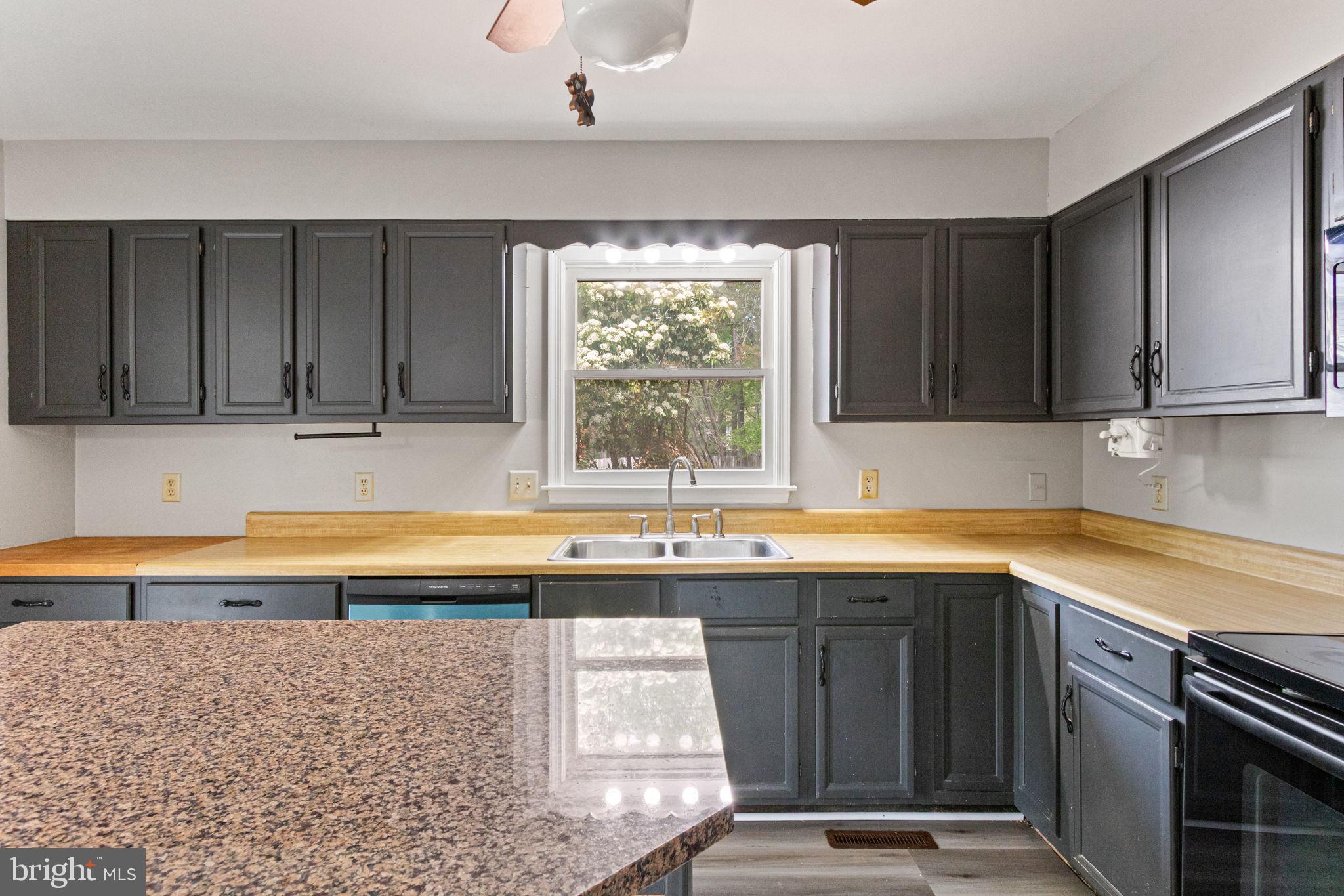 HERITAGE OAKS - Residential