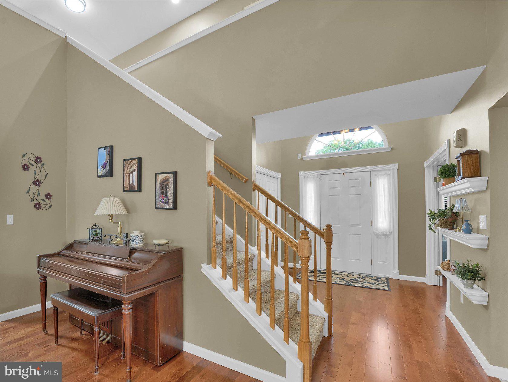 2184 GREENMEADOW DRIVE