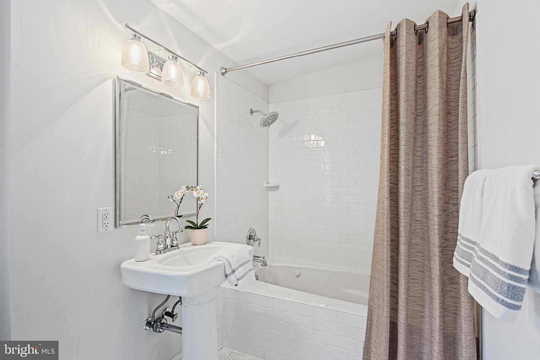 BUTCHERS HILL - Residential