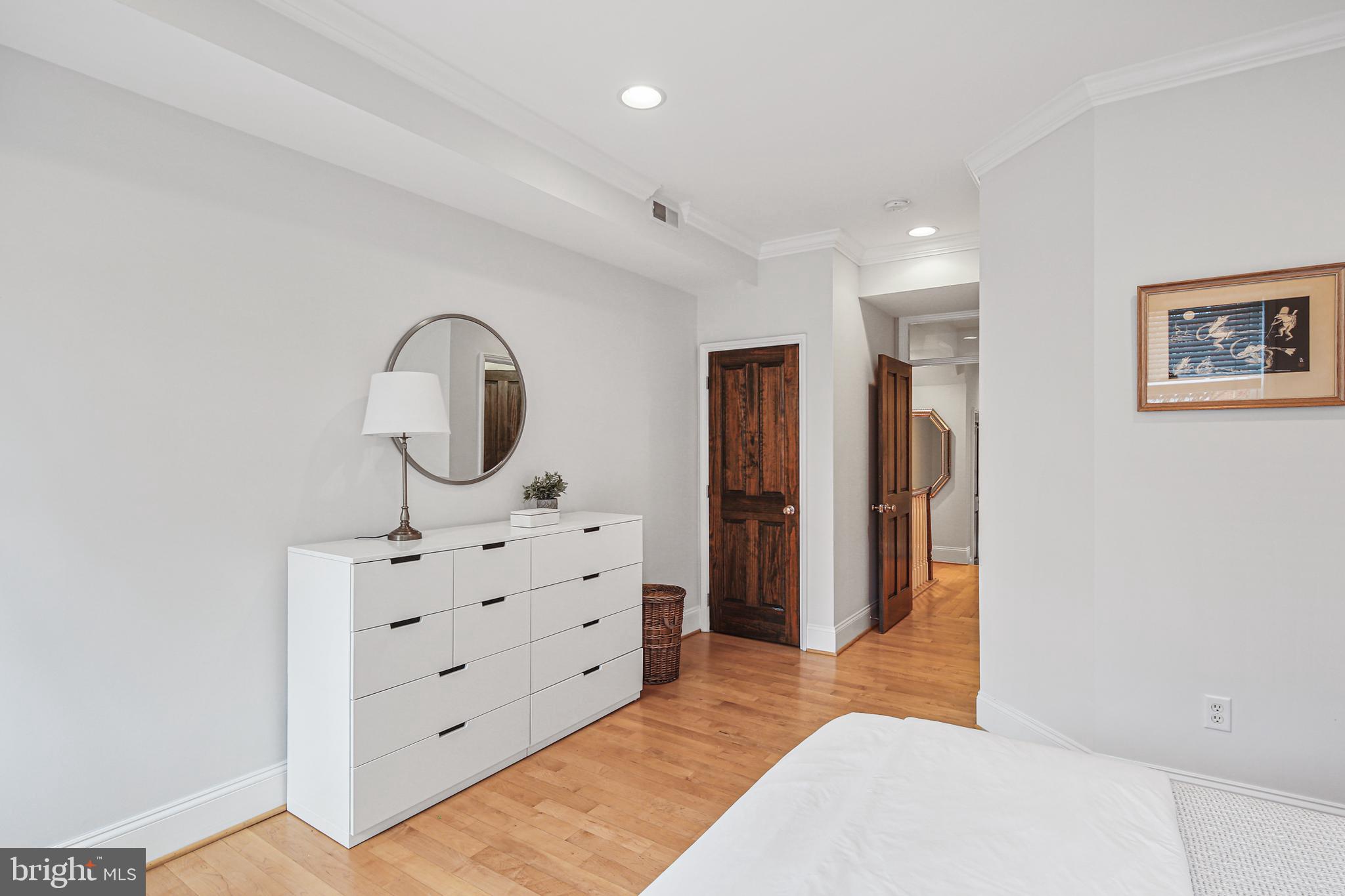 BUTCHERS HILL - Residential