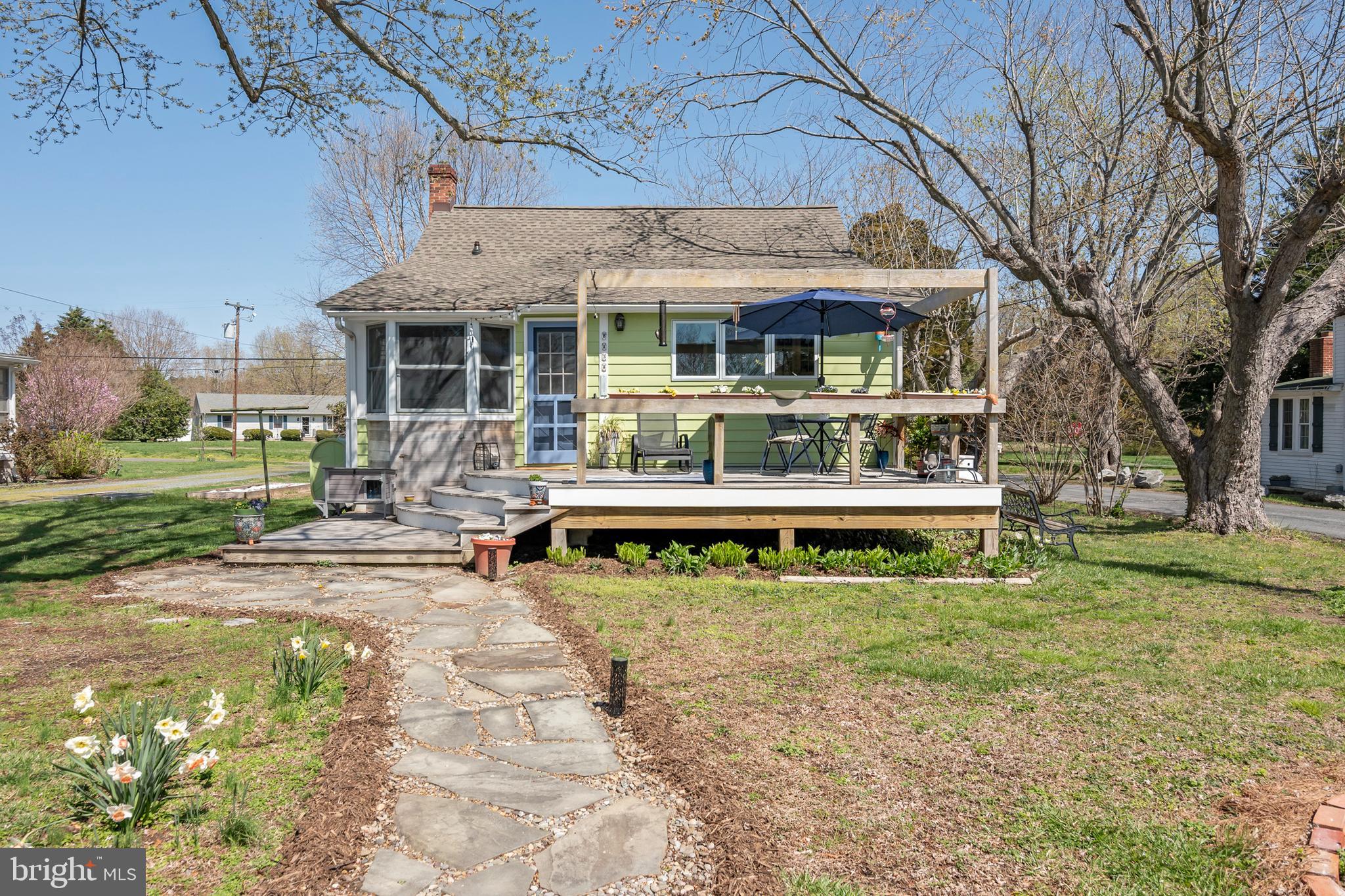 8858 HOWETH ROAD