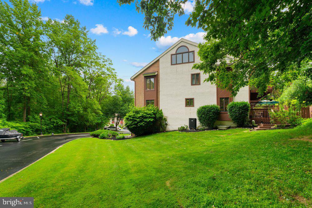 300 WESTBRIAR DRIVE
