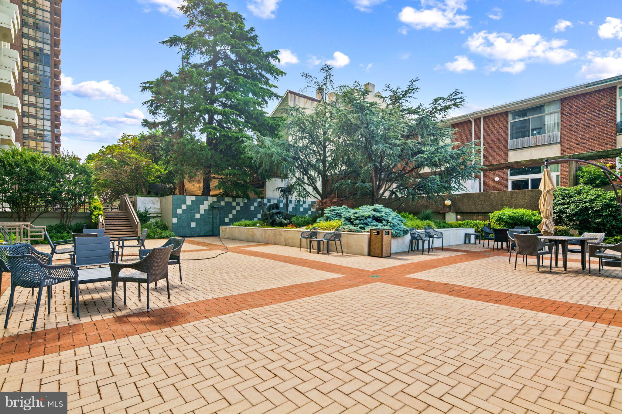 WASHINGTON SQ - Residential Lease